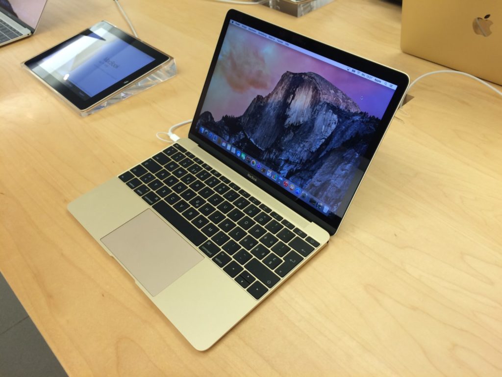 Apple MacBook in Gold