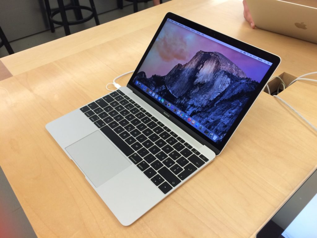 Apple MacBook in Silber
